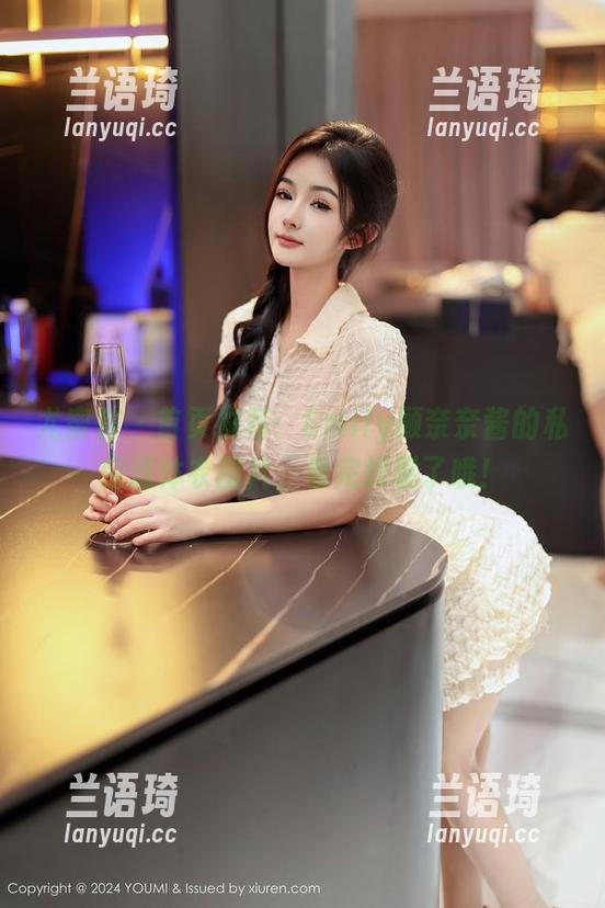 尤蜜荟 - 首页推荐：Emily顾奈奈酱的私房连体衣图片，看完炸裂了哦！
