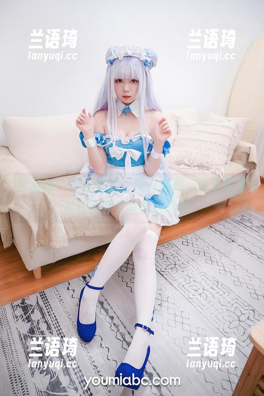 尤蜜荟 - 走过路过、不看后悔，李纤纤美足写真藏着些小心思呢！