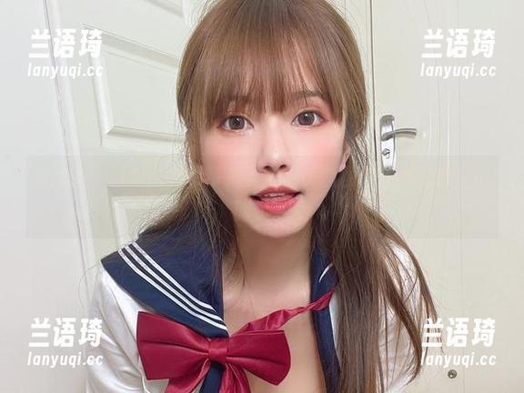 微密圈 - 张思允的吊带黑丝美图，套图中闪烁着微妙的暗示。