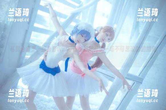 弥音音ww 私房合集里,弥音音ww与涩谷凛展开了一场不可思议的腼腆角逐。