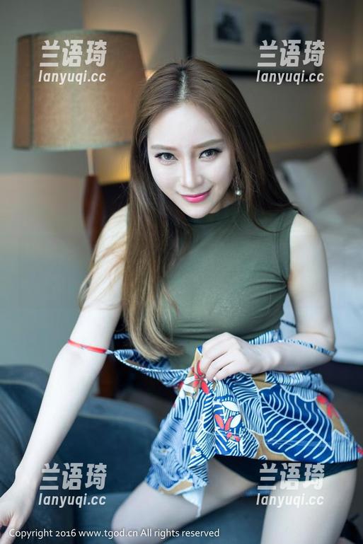 推女神 - 施忆佳Kitty酱的“姐姐”飘渺梦，免费图集中那抹迷人的线条！
