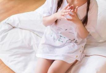 果团网 – 王语纯女仆风采，下载图片，慎重选择收藏啦！