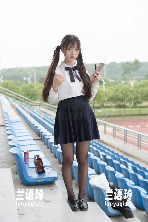 森萝财团图包：你能想象的校服肉丝，居然如此撩人？