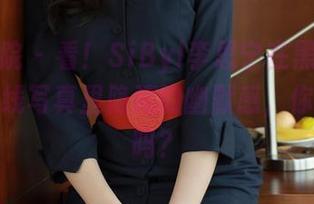 模范学院 – 看！SiByl李思宁在黑色中舞动，在线写真里隐藏的幽默感，你发现了吗？