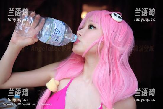 波萝社 - AngelaLee李玲的泳装不只好看，还是绝佳高清壁纸哦！