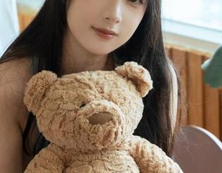 说好的福利！浅安安泳装写真，清澈又迷人，你准备好了吗？