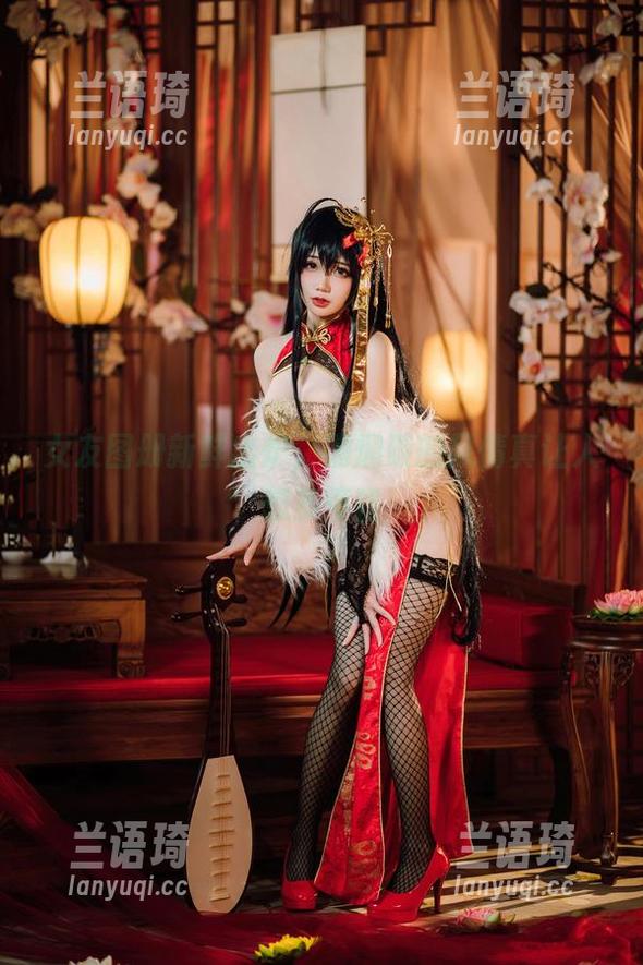 女友图册新鲜出炉，焖焖碳的风情真让人想多停留