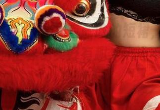 爱尤物 – 今天瞥见白一晗的短裙，想说，图片里的世界确实好有趣，风还不止吹裙角哦。