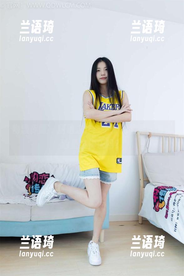 物恋传媒 - 精选之作：小茶的月亮，游泳池里会快乐吗？