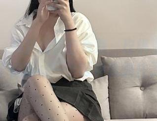 微密圈 – 免费的黑白合集，玫桃泡芙还是功力了得啊，一个眼神就抓住了我。
