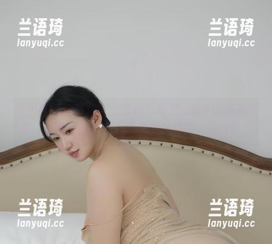 微密圈 - 白色内衣大作战！瑜瑾u带来的原图下载，光是倒影就能引发无数联想啊，啊哈哈！