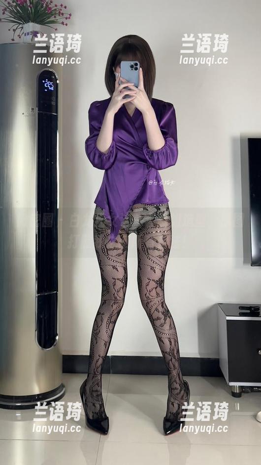 白龙猫女 微密圈 - 白龙猫女这一套御姐造型,原图打脸我之前所有看法!