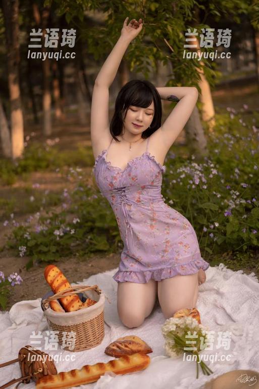 皮皮奶可可爱了啦的浴缸日常，图集里的每一帧都忍不住想下载！