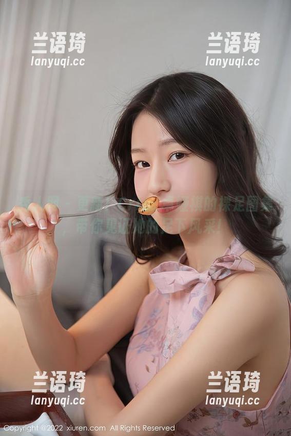 秀人网 - 更新！Cris_卓娅祺的裸足图集，带你见证她的足下风采！