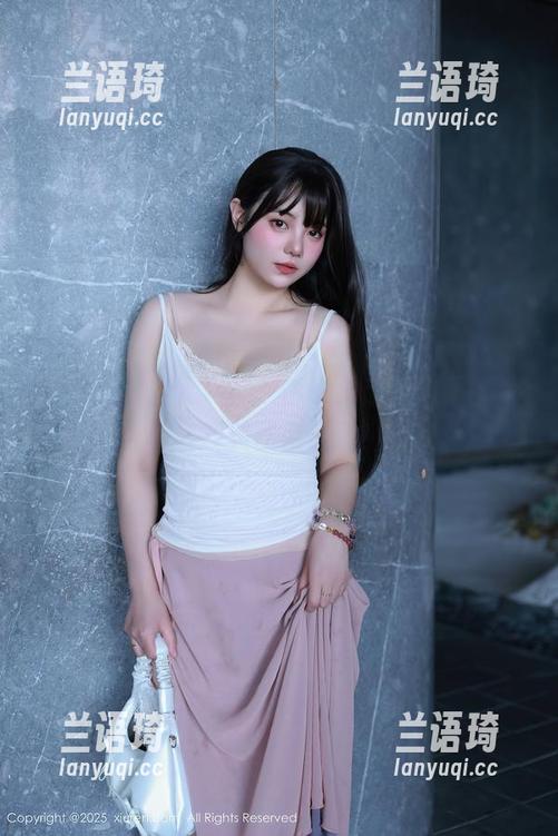 秀人网-九尾Ivy 秀人网 - 九尾Ivy:你没见过的水手服,最新美图带你飞!