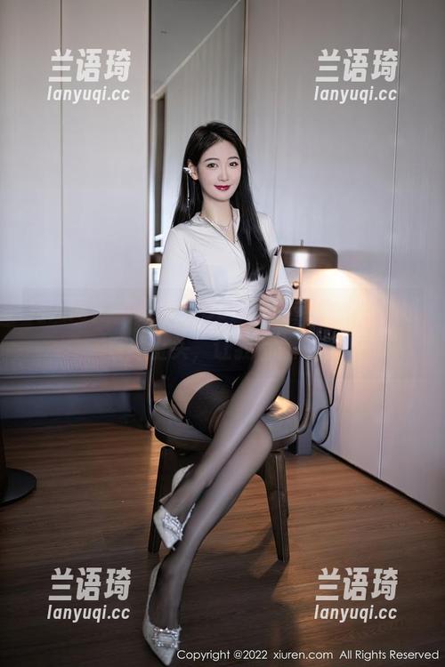 秀人网 - “养乐多Doll”空姐的原图，越看越上头，让我都想飞了