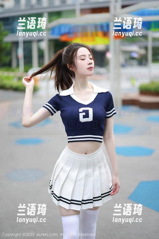 秀人网 - 下班不请自来，唐安琪的空姐写真美图聊聊日常
