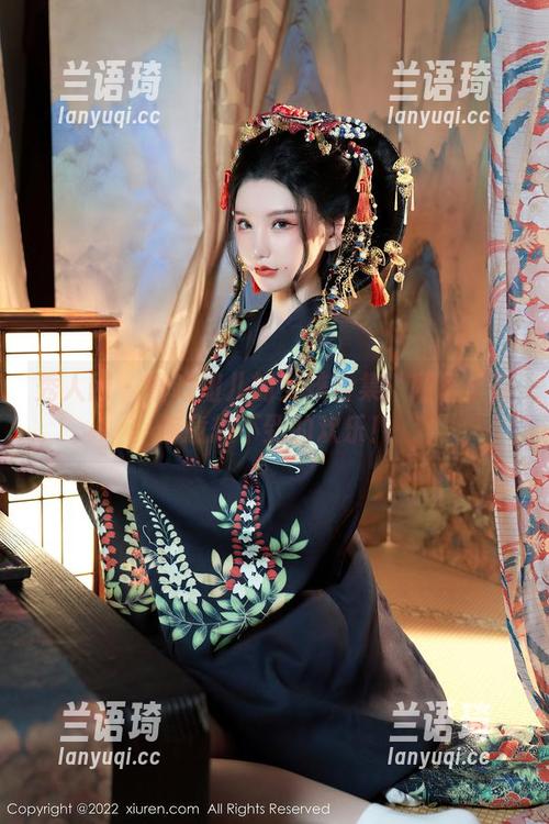 秀人网 - 噜噜妞儿的女孩合集：网盘里有你意想不到的欢乐！