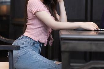 秀人网 – 小兔纯纯的最新写真集“学姐”：突然觉得自己也想当个人生赢家了。