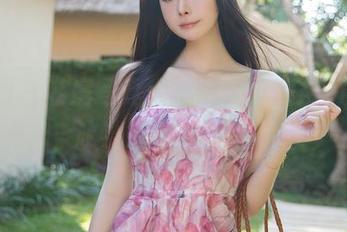秀人网 – 私房写真大揭晓，小薯条nienie让学姐魅力四射。