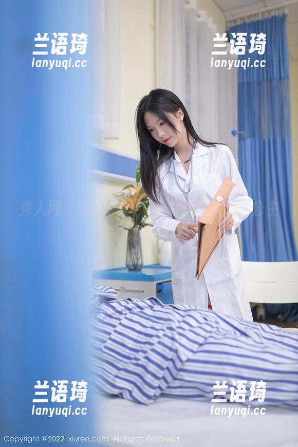 秀人网-心妍公主 秀人网 - 烈焰灰丝,私拍图集:心妍公主,你在思考什么啊?