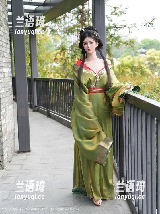 秀人网 - 清妙私房特色：当“死库水”邂逅照片，结果真心意外——来一览！