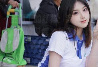 秀人网 – 王俪丁的红裙：我发现自己在分享这组作品集的时候，根本没法看她的脸了，看裙子就头晕！