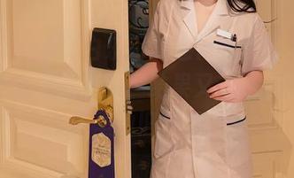 秀人网 – 看完白乐乐的连体衣定制写真，不小心就想试试看，结果又让我想起我柜子里的旧衣服！