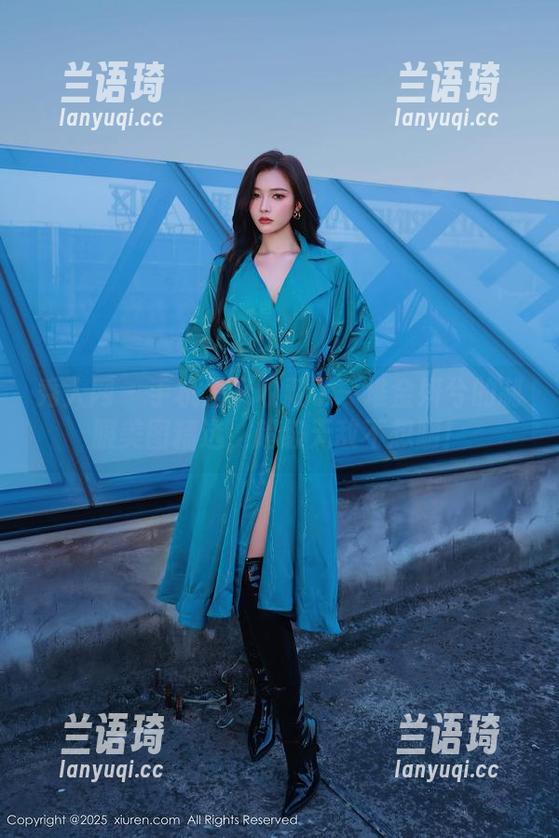 秀人网 - 手机里又收藏了一堆金妍兮的制服美图精选，超级无敌不想删！