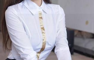 秀人网 – 金小依的白丝，这图看得我一愣一愣的，直接从秋裤升华成了新高度！