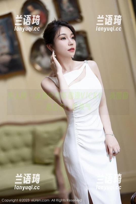秀人网-陈雅漫VICKY 秀人网 - 泳池中的陈雅漫VICKY,美图前后左右一秒换气