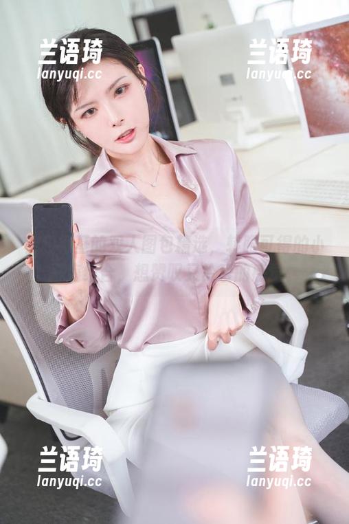 秋和柯基的双人图包精选，转眼可得的小恶魔组合，想赞叹又怜爱的感觉。