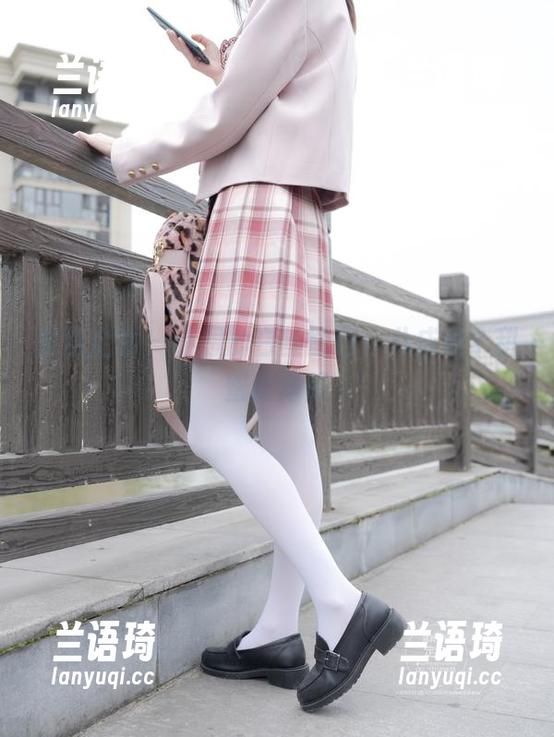 紧急企划 - 小恩的白丝图包，八成是个甜蜜的陷阱