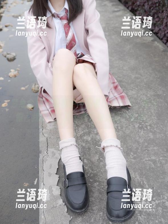 紧急企划 - 眼镜的扮演者：林书辞，图片霸占我思维，而下载正好给我个选择。