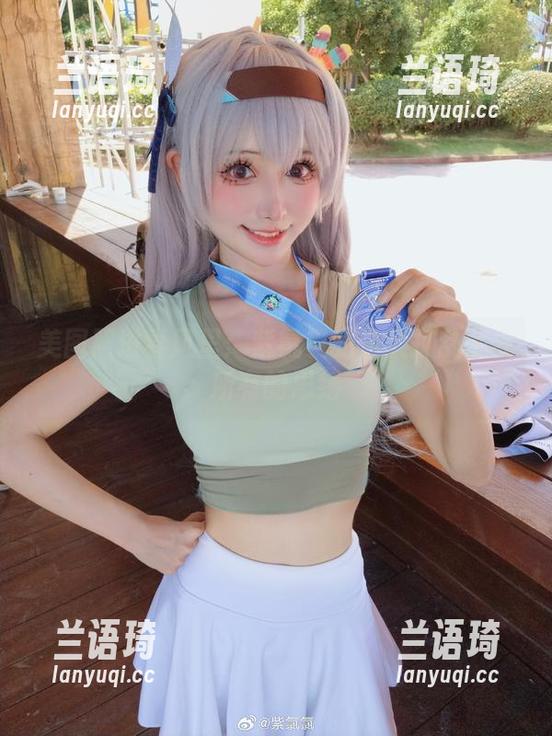 紫氯氯 美图照进春风里:紫氯氯的温柔打乱了我所有的思绪