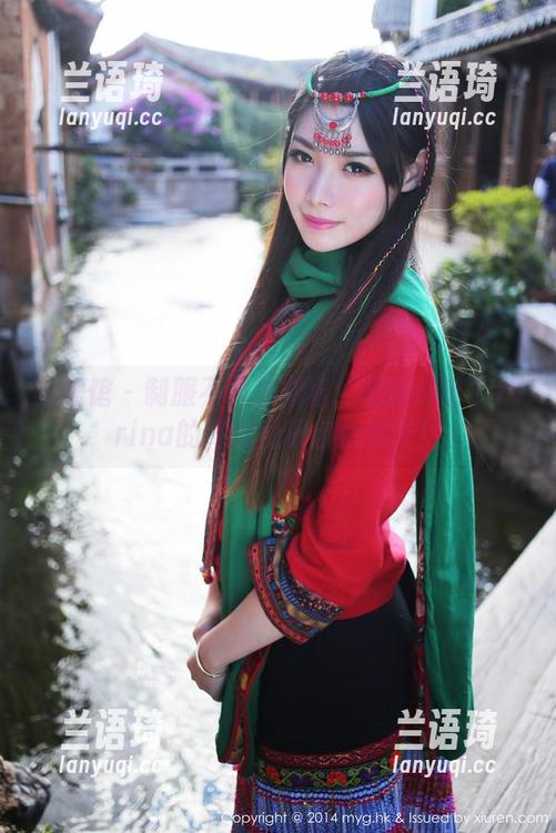美媛馆 - 制服不只是穿着：跟随许诺Sabrina的高清图册自由徜徉！