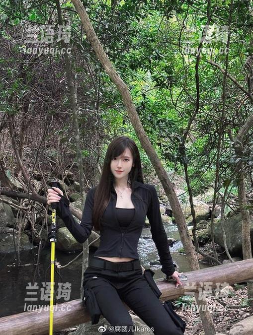 精选图包：腐团儿Ikaros面对连衣裙的无辜模样