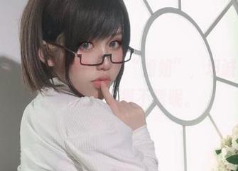 免费探访芊川一笑MNK的“姐姐”，坦诚相见，那套图让人捉摸不透呢。