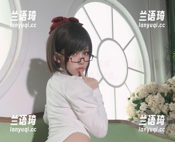 免费探访芊川一笑MNK的“姐姐”，坦诚相见，那套图让人捉摸不透呢。