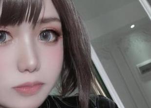 芊川一笑MNK浴缸里的那些美图，让我有种“出水芙蓉”的冲动。