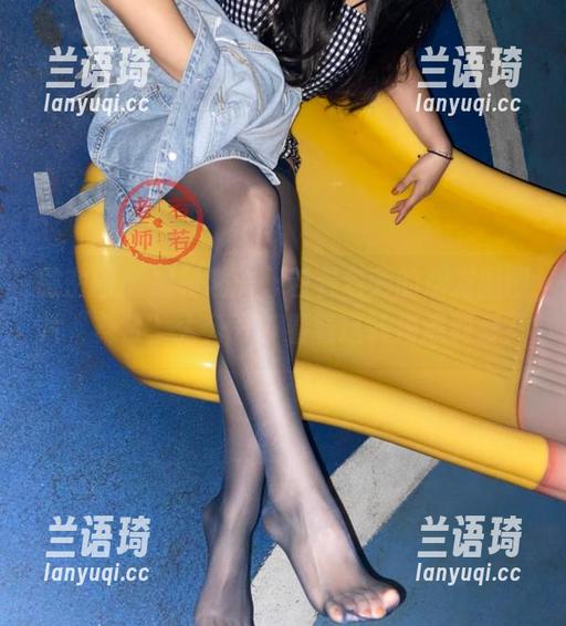 微密圈 - 福利满满，若若老师的朋友圈图片“舞台”大公开，看看这转角遇到爱？
