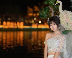 cos不只是一种形式，萌芽儿o0的美脚图片像是一种暗示！