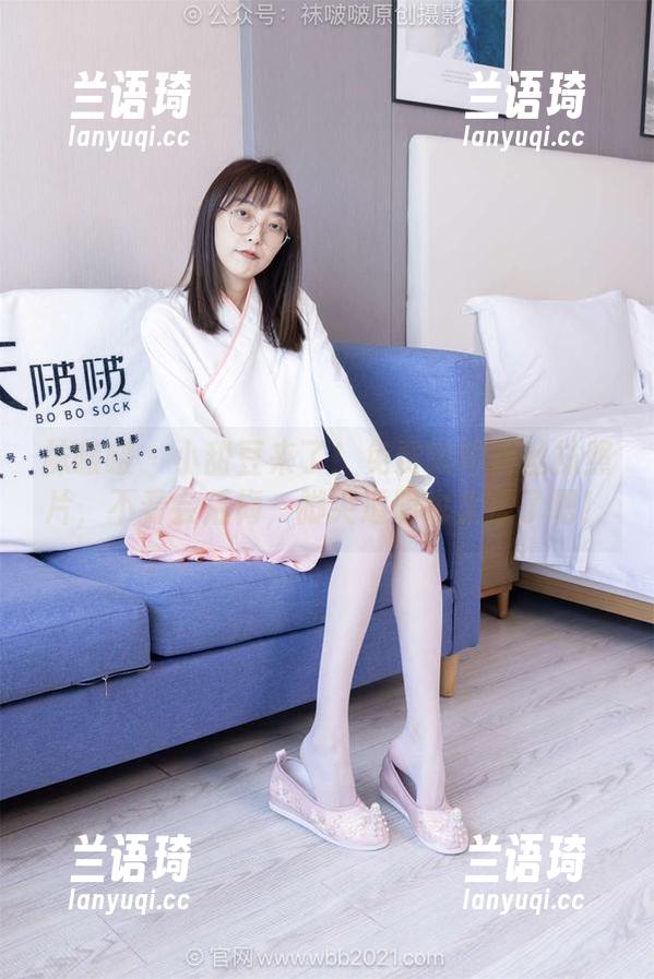 袜啵啵 - 小甜豆来了！免费咖啡色丝袜照片，不看会后悔，脚尖透明也太撩了吧！