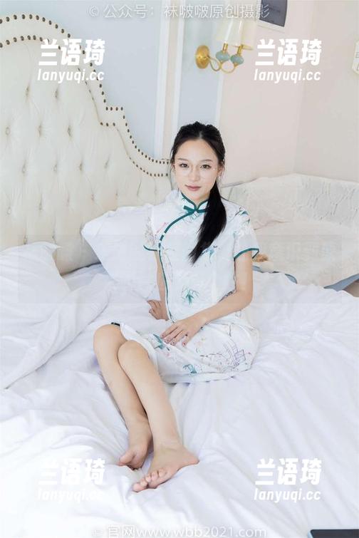 袜啵啵 - 瑶瑶的裸足图集，让我意识到原来脚趾也要有个性！