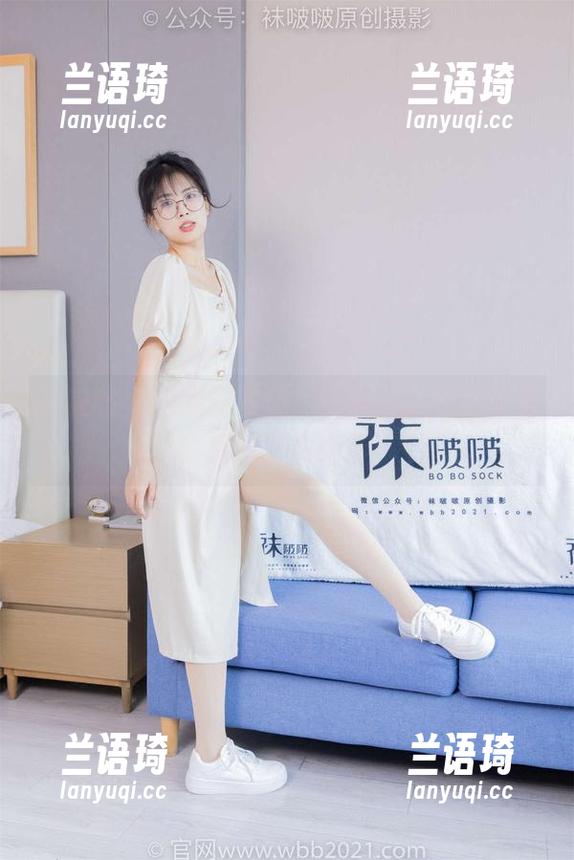 袜啵啵 - 无意间发现，糯米少女在图库里的高清姿态绝了！