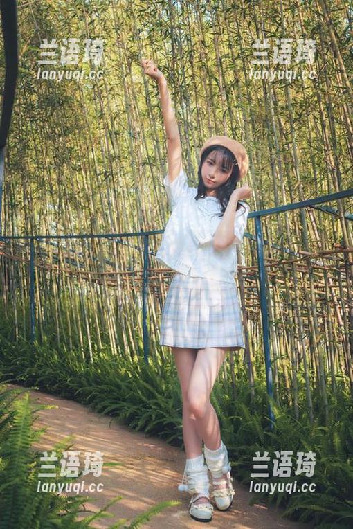 西呱呀呀呀带来的高清魔法，白猫咪内衣写真不会让你失望吧？