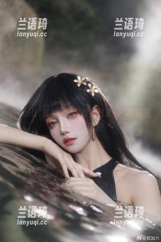 打call！贰加六的黑丝美图更新，这波光影不要太过瘾！