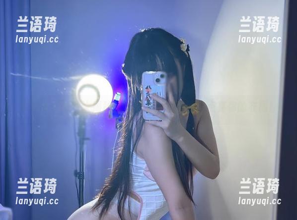 阿九从不咕咕大揭秘：在线白衬衫资源，点亮你的衣橱！
