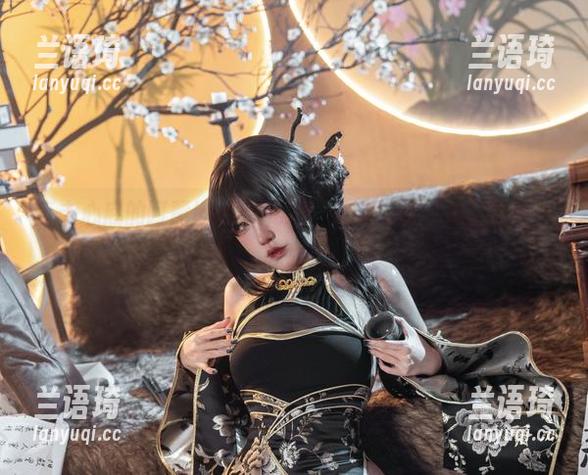 直击心底的阿薰kaOri私拍，连衣裙这一身已经让我心乱。