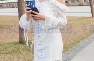 魔镜街拍让裤里丝在线搭讪，午餐之约